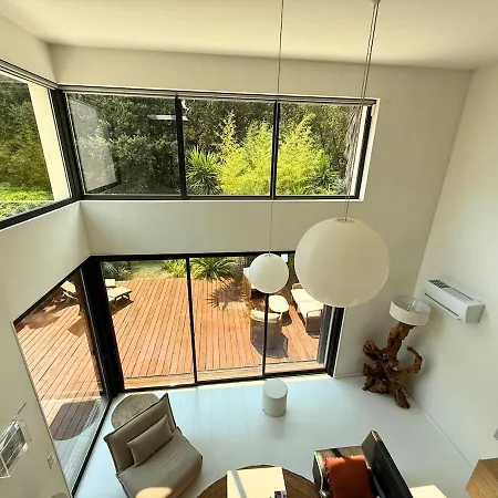 D'architecte, Proche & Cadre Verdoyant וילה